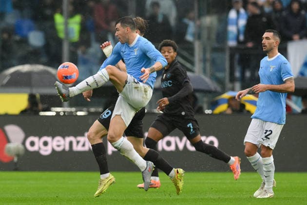 CALCIO - Serie A - SS Lazio vs SSC Napoli Alessio Romagnoli of SS Lazio brings down a high ballduring the match of 18th day of the Serie A Championship between S.S.Lazio and S.S.C. Napoli at the Olimpico Stadium on Jan 4, 2025 in Rome, Italy. during SS Lazio vs SSC Napoli, Italian soccer Serie A match in Rome, Italy, January 04 2026 Rome Italy  Copyright: xIPAxSport ABACAx