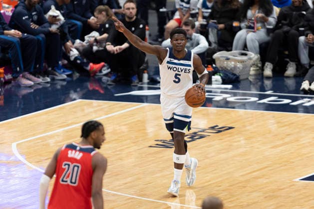 WASHINGTON, DC - JANUARY 04: Minnesota Timberwolves guard Anthony Edwards (5) brings the ball court during a game between Minnesota Timberwolves and Washington Wizards on January 4, 2026 at the Capital One Arena in Washington, DC. (Photo by Charles Brock Icon Sportswire) NBA, Basketball Herren, USA JAN 04 Minnesota Timberwolves at Washington Wizards EDITORIAL USE ONLY Icon260104006