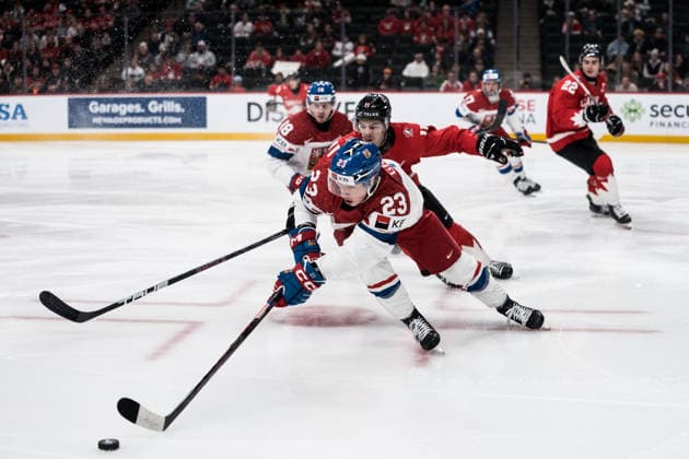 260104 Tomas Galvas of Czech Republic and Tij Iginla of Canada during the 2026 IIHF World Junior Championship semifinal game between Canada and Czech Republic on January 4, 2026 in Saint Paul Photo Joel Marklund BILDBYRAN kod JM JM0772 bbeng ishockey ice hockey jvm junior vm u20 2026 iihf world junior championship world juniors semifinal canada kanada czech republic czechia  Copyright: JOELxMARKLUND BB260104JM128