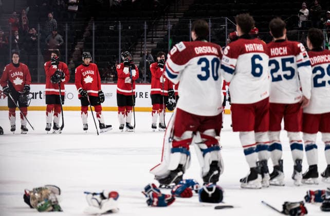 260104 Players of Canada look dejected after the 2026 IIHF World Junior Championship semifinal game between Canada and Czech Republic on January 4, 2026 in Saint Paul. Photo: Joel Marklund BILDBYRAN kod JM JM0772 bbeng ishockey Ice hockey, Eishockey jvm junior-vm u20 2026 iihf world junior championship world juniors semifinal canada kanada tjeckien czech republic czechiadepp *** 260104 Players of Canada look dejected after the 2026 IIHF World Junior Championship semifinal game between Canada and Czech Republic on January 4, 2026 in Saint Paul Photo Joel Marklund BILDBYRAN kod JM JM0772 bbeng ishockey ice hockey jvm junior vm u20 2026 iihf world junior championship world juniors semifinal canada kanada tjeckien czech republic czechiadepp  Copyright: JOELxMARKLUND BB260104JM143
