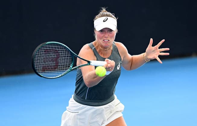 TENNIS BRISBANE INTERNATIONAL, Olivia Gadecki of Australia in action against Ann Li of the USA during day two of the Brisbane International tennis tournament at Pat Rafter Arena in Brisbane, Monday, January 5, 2026. ( NO ARCHIVING, EDITORIAL USE ONLY BRISBANE QUEENSLAND AUSTRALIA  Copyright: xDARRENxENGLANDx 20260105157160727680