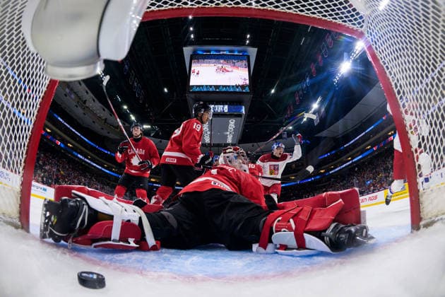 260104 Tomas Poletin of Czech Republic celebrates the 1 1 goal by Maxmilian Curran of Czech Republic behind goaltender Jack Ivankovic of Canada during the 2026 IIHF World Junior Championship semifinal game between Canada and Czech Republic on January 4, 2026 in Saint Paul Photo Joel Marklund BILDBYRAN kod JM JM0772 bbeng ishockey ice hockey jvm junior vm u20 2026 iihf world junior championship world juniors semifinal canada kanada tjeckien czech republic czechia jubel  Copyright: JOELxMARKLUND BB260104JM152