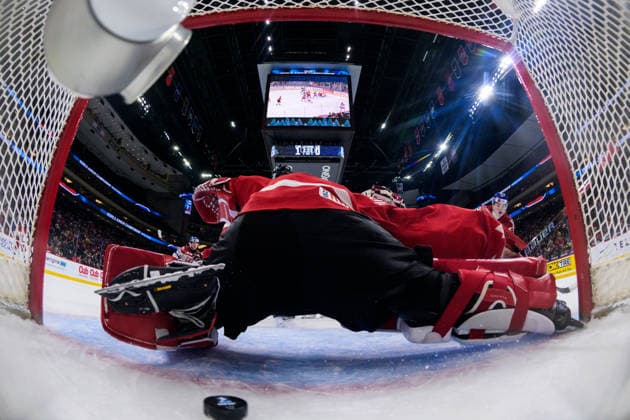 260104 Maxmilian Curran of Czech Republic scores the 1 1 goal behind goaltender Jack Ivankovic of Canada during the 2026 IIHF World Junior Championship semifinal game between Canada and Czech Republic on January 4, 2026 in Saint Paul Photo Joel Marklund BILDBYRAN kod JM JM0772 bbeng ishockey ice hockey jvm junior vm u20 2026 iihf world junior championship world juniors semifinal canada kanada tjeckien czech republic czechia  Copyright: JOELxMARKLUND BB260104JM154
