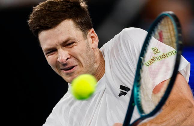 TENNIS UNITED CUP SYDNEY, Hubert Hurkacz of team Poland plays a backhand in his Group F singles match against Alexander Zverev of Team Germany during day four of the 2026 United Cup at Ken Rosewall Arena in Sydney, Monday, January 5, 2026. ( NO ARCHIVING, EDITORIAL USE ONLY SYDNEY NEW SOUTH WALES AUSTRALIA  Copyright: xMARKxEVANSx 20260105151095338846
