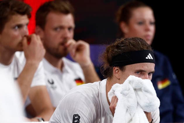 TENNIS UNITED CUP SYDNEY, Alexander Zverev of team Germany looks on in his Group F singles match against Hubert Hurkacz of team Poland during day four of the 2026 United Cup at Ken Rosewall Arena in Sydney, Monday, January 5, 2026. ( NO ARCHIVING, EDITORIAL USE ONLY SYDNEY NEW SOUTH WALES AUSTRALIA  Copyright: xMARKxEVANSx 20260105185876897021