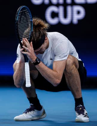 (260105) -- SYDNEY, Jan. 5, 2026 -- Alexander Zverev of Germany reacts during the men s singles match against Hubert Hurkacz of Poland in the Group F round robin match between Poland and Germany at the 2026 United Cup tennis tournament in Sydney, Australia, Jan. 5, 2026. ) (SP)AUSTRALIA-SYDNEY-TENNIS-UNITED CUP-GER VS POL MaxPing 