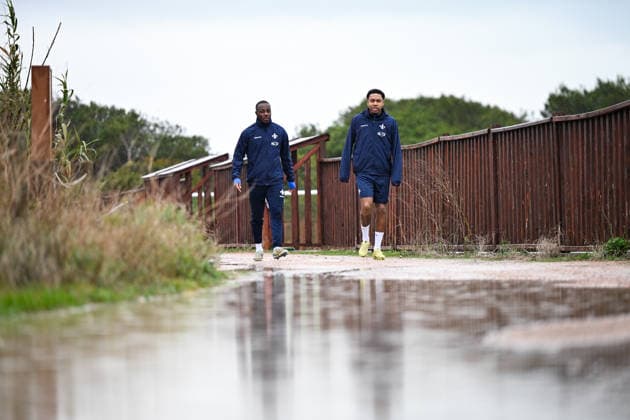 Merveille Papela SV Darmstadt 1898, 21 and JeanPaul Boetius SV Darmstadt 1898, 10 come to training, ESP, SV Darmstadt 98, football, 2 Bundesliga, training camp in El Saler, 2 day, 05 01 2026 ESP, SV Darmstadt 98, football, 2 Bundesliga, training camp in El Saler, 2 day El Saler Copyright: xEibner-Pressefoto FlorianxWiegandx EP_FWD