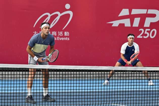 RECORD DATE NOT STATED Hong Kong Tennis Open - Day 2 Francisco Comesana and Tomas Martin Etcheverry, the Argentina tennis player, during a match at the Hong Kong Tennis Open(ATP250) on January 5, 2026 in Hong Kong. (Photo by Kobe Li Nexpher Images) Hong Kong