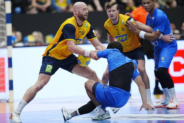 JÖNKÖPING, SWEDEN 20260105 Swedens Oscar Bergendahl and Brazils Leonardo Abrahao during Mondays international handball training match between Sweden and Brazil at Husqvarna Garden JÖNKÖPING, SWEDEN x9200x  Copyright: xBjörnxLarssonxRosvall TTx HANDBOLL SVERIGE-BRASILIEN