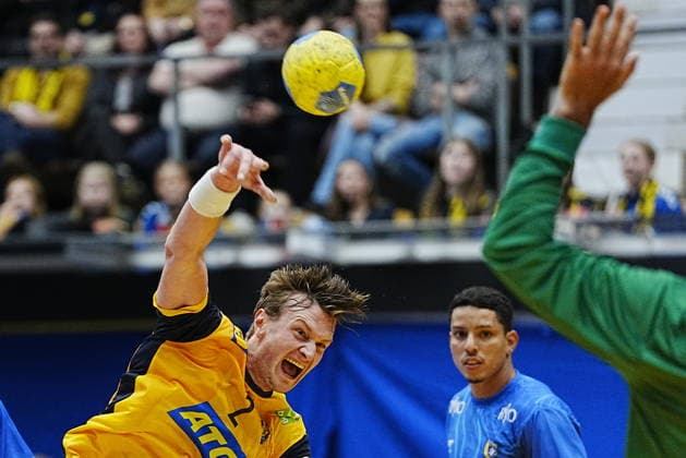 JÖNKÖPING, SWEDEN 20260105 Sweden s Jonathan Carlsbogard during Monday s international handball training match between Sweden and Brazil at Husqvarna Garden JÖNKÖPING SWEDEN x9200x  Copyright: xBjörnxLarssonxRosvall TTx HANDBALL SWEDEN-BRAZIL