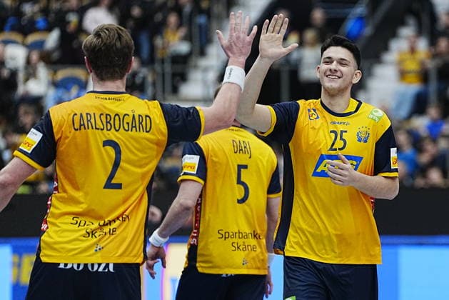 JÖNKÖPING, SWEDEN 20260105 Sweden s Nikola Roganovic celebrates after scoring a goal during Monday s international handball friendly match between Sweden and Brazil at Husqvarna Garden JÖNKÖPING SWEDEN x9200x  Copyright: xBjörnxLarssonxRosvall TTx HANDBALL SWEDEN-BRAZIL