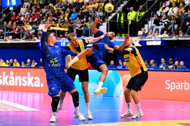 260105 Max Darj and Lukas Sandell of Sweden against Tarcisio Freitas Oliveira of Brazil during the international friendly between Sweden and Brazil on January 5, 2026 in Jönköping Photo Carl Sandin BILDBYRAN kod CS CS0829 handball handboll handball international friendly sverige sweden brasilien bbeng  Copyright: CARLxSANDIN BB260105CS028