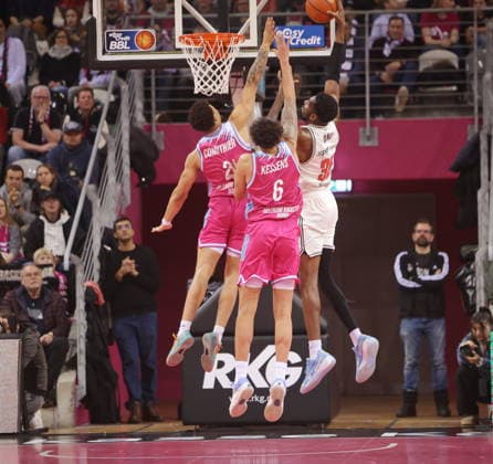Block Alijah Comithier, Michael Kessens Telekom Baskets Bonn vs BMA365 Bamberg Baskets 14 Speiltag Saison 2025 26