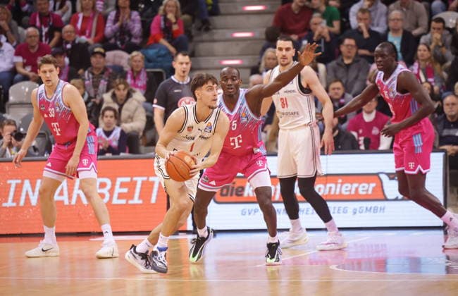 Tylan Birts Telekom Baskets Bonn vs Zach Ensminger BMA365 Bamberg Baskets 14 Speiltag Saison 2025 26