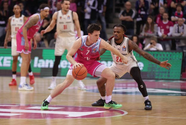 Grayson Murphy Bonn on the ball against Cobe Williams Bamberg , Telekom Baskets Bonn vs Bamberg Baskets, easyCredit BBL, Matchday 14, Bonn, 05 01 2026