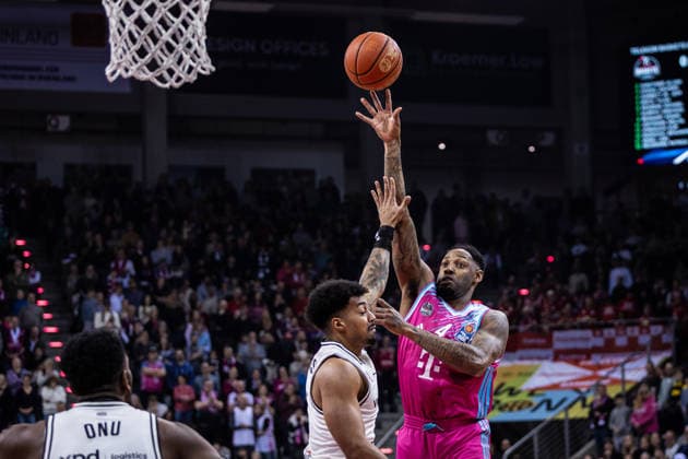 easyCredit Basketball Bundesliga, Telekom Baskets Bonn vs BMA 365 Bamberg Baskets, 05 01 2026 Jeff Garrett Jr Telekom Baskets Bonn 4 scores easyCredit Basketball Bundesliga, Telekom Baskets Bonn vs BMA 365 Bamberg Baskets, 05 01 2026, Telekom Dome Bonn Copyright: xBEAUTIFULxSPORTS Derixx