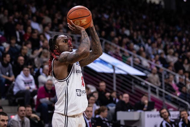 easyCredit Basketball Bundesliga, Telekom Baskets Bonn vs BMA 365 Bamberg Baskets, 05 01 2026 Cobe Williams BAMBERG BASKETS 24 from outside easyCredit Basketball Bundesliga, Telekom Baskets Bonn vs BMA 365 Bamberg Baskets, 05 01 2026, Telekom Dome Bonn Copyright: xBEAUTIFULxSPORTS Derixx