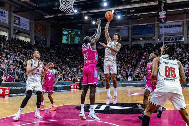 Demarcus Demonia BMA365 Baskets Bamberg, 8 vs Kur Jongkuch Telekom Baskets Bonn, 15 , Daniel Keppeler BMA365 Baskets Bamberg, 31 , Austin Matthew Crowley BMA365 Baskets Bamberg, 85 , Zach Cooks Telekom Baskets Bonn, 03 Telekom Baskets Bonn vs BMA365 Baskets Bamberg, Basketball, easy Credit BBL, Matchday 14, 2025 2026, 05 01 2026 Telekom Baskets Bonn vs BMA365 Baskets Bamberg, easy Credit BBL, Matchday 14, 2025 2026, 05 01 2026 Bonn Copyright: xEibner-Pressefoto GerhardxWingenx EP_GWR