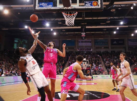 Michael Kessens Telekom Baskets Bonn vs. BMA365 Bamberg Baskets 14. Speiltag - Saison 2025 26