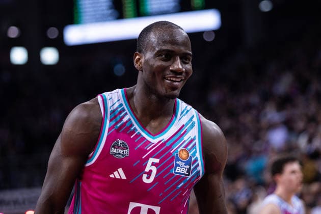 easyCredit Basketball Bundesliga, Telekom Baskets Bonn vs BMA 365 Bamberg Baskets, 05 01 2026 Tylan Birts Telekom Baskets Bonn 5 is happy about points easyCredit Basketball Bundesliga, Telekom Baskets Bonn vs BMA 365 Bamberg Baskets, 05 01 2026, Telekom Dome Bonn Copyright: xBEAUTIFULxSPORTS Derixx