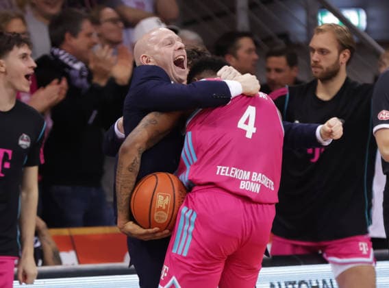 Assistant Coach Lionel Bosco Bonn celebrates with Jeff Garrett Bonn , Telekom Baskets Bonn vs Bamberg Baskets, easyCredit BBL, Matchday 14, Bonn, 05 01 2026