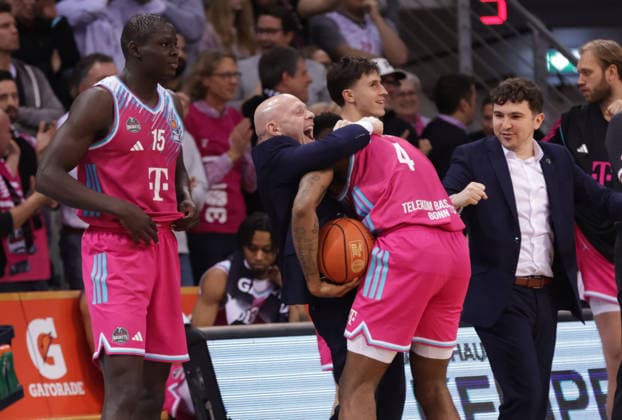 Assistant Coach Lionel Bosco Bonn celebrates with Jeff Garrett Bonn , Telekom Baskets Bonn vs Bamberg Baskets, easyCredit BBL, Matchday 14, Bonn, 05 01 2026