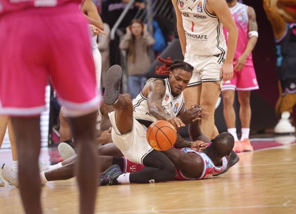 Jump on the floor Kur Jongkuch Telekom Baskets Bonn vs BMA365 Bamberg Baskets 14 Speiltag season 2025 26