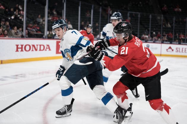 260105 Daniel Nieminen of Finland and Cole Reschny of Canada during the 2026 IIHF World Junior Championship bronze medal game between Canada and Finland on January 5, 2026 in Saint Paul Photo Joel Marklund BILDBYRAN kod JM JM0773 bbeng ishockey ice hockey jvm junior vm u20 2026 iihf world junior championship world juniors bronsmatch bronze medal game canada kanada finlandfinland  Copyright: JOELxMARKLUND BB260105JM006