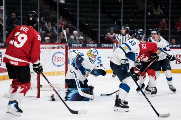260105 Goaltender Petteri Rimpinen of Finland lets in the 3-2 goal during the 2026 IIHF World Junior Championship bronze medal game between Canada and Finland on January 5, 2026 in Saint Paul. Photo: Joel Marklund BILDBYRAN kod JM JM0773 bbeng ishockey Ice hockey, Eishockey jvm junior-vm u20 2026 iihf world junior championship world juniors bronsmatch bronze medal game canada kanada finlandfinland  Copyright: JOELxMARKLUND BB260105JM015