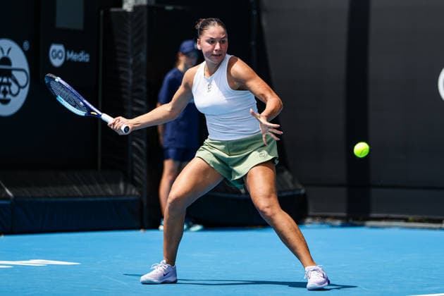 Sofia Costoulas of Belgium plays a shot against Whitney Osuigwe of America during Round 32 Women™s ASB Classic Tennis Tournament at Manuka Doctor Arena, Auckland, New Zealand on Monday 5 January 2026. Photo: Joshua Devenie z Copyright: xx