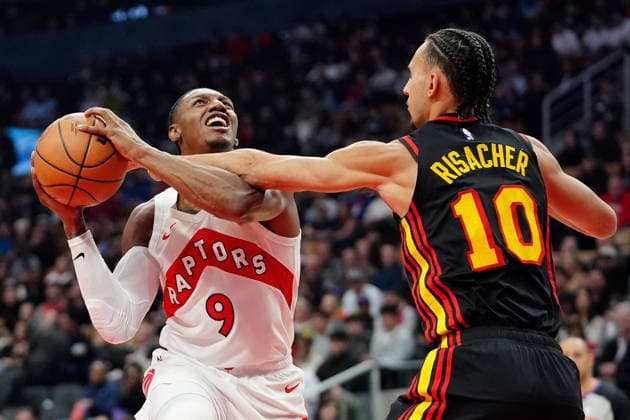 January 5, 2026, Toronto, On, CANADA: Toronto Raptors forward RJ Barrett (9) gets fouled on his way to the hoop by Atlanta Hawks forward Zaccharie Risacher (10) during first half NBA, Basketball Herren, USA basketball action in Toronto, Monday, Jan. 5, 2026. Canada News - January 5, 2026 - ZUMAc35_ 20260105_zaf_c35_062 Copyright: xFrankxGunnx