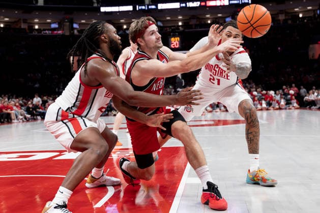 January 5, 2026, Columbus, Ohio, U.S: Nebraska Cornhuskers guard Sam Hoiberg (1) passes to the outside after being defended by Ohio State Buckeyes guard Bruce Thornton (2) under the basket during the game between the Nebraska Cornhuskers and the Ohio State Buckeyes at Value City Arena, Columbus, Ohio. Columbus U.S - ZUMAs304 20260105_zaf_s304_024 Copyright: xScottxStuartx