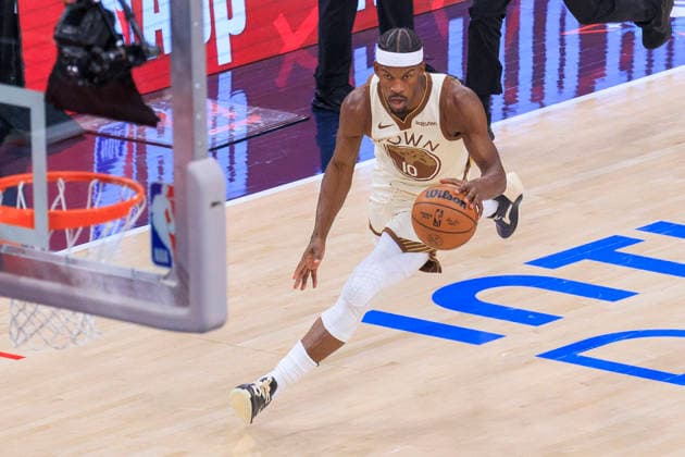 January 5, 2026, Inglewood, California, USA: Jimmy Butler 10 of the Golden State Warriors drives to the basket during their 2025 NBA, Basketball Herren, USA regular season game against the Los Angeles Clippers on Monday January 5, 2026 at Intuit Dome Arena in Inglewood, California. JAVIER ROJAS PI Inglewood USA - ZUMAp124 20260105_zaa_p124_110 Copyright: xJavierxRojasx