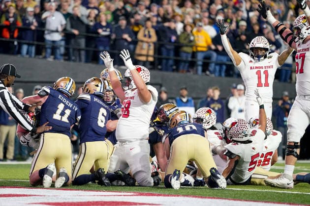 January 5, 2026, Nashville, Tennessee, USA: Illinois State offensive lineman Landon Woodard (68) celebrates Illinois State offensive lineman Logan Brasfield (70) touchdown during the third quarter against Montana State at FirstBank Stadium. Nashville USA - ZUMAh237 20260105_zsp_h237_039 Copyright: xCamdenxHallx