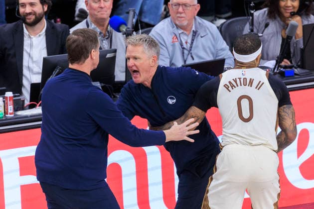 January 5, 2026, Inglewood, California, USA: Head coach, Steve Kerr of the Golden State Warriors contests the foul called on Stephen Curry 30 during their regular season NBA, Basketball Herren, USA game against the Los Angeles Clippers on Monday January 5, 2026 at Intuit Dome in Inglewood, California. ARIANA RUIZ PI Inglewood USA - ZUMAp124 20260105_zaa_p124_130 Copyright: xArianaxRuizx