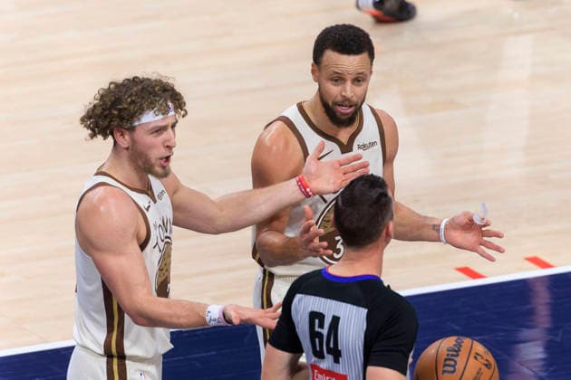 January 5, 2026, Inglewood, California, USA: Brandin Podziemski 2 and Stephen Curry 30 of the Golden State Warriors contest the foul call during their regular season NBA, Basketball Herren, USA game against the Los Angeles Clippers on Monday January 5, 2026 at Intuit Dome in Inglewood, California. ARIANA RUIZ PI Inglewood USA - ZUMAp124 20260105_zaa_p124_131 Copyright: xArianaxRuizx