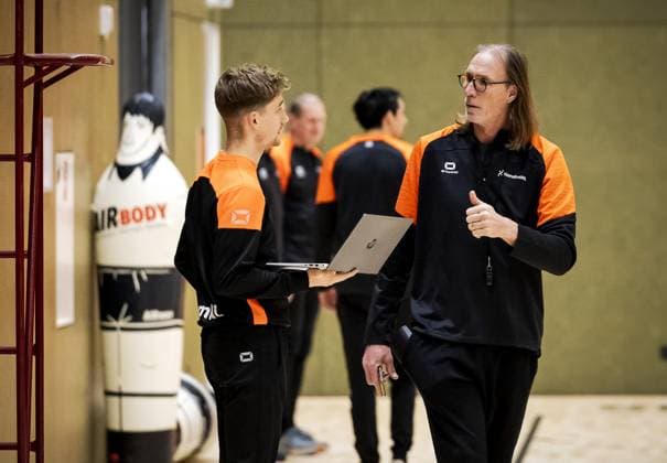 ARNHEM - Coach Staffan Olsson during a training session at Papendal in the lead-up to the European Championships in Sweden. ROBIN VAN LONKHUIJSEN ANP xVIxANPxSportx xxANPxIVx 546505992 originalFilename: 546505992.jpg