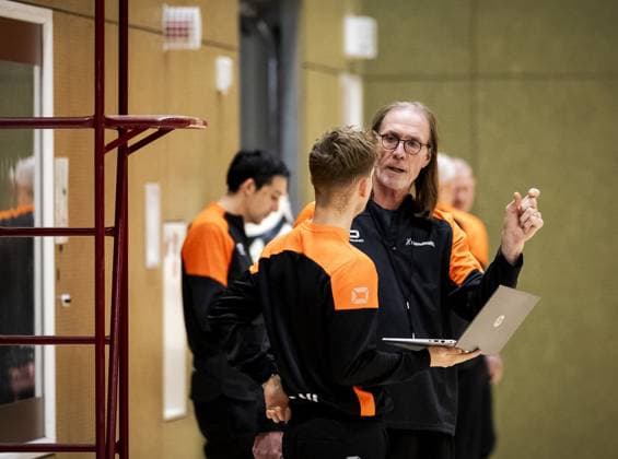 ARNHEM - Coach Staffan Olsson during a training session at Papendal in the lead-up to the European Championships in Sweden. ROBIN VAN LONKHUIJSEN ANP xVIxANPxSportx xxANPxIVx 546506002 originalFilename: 546506002.jpg