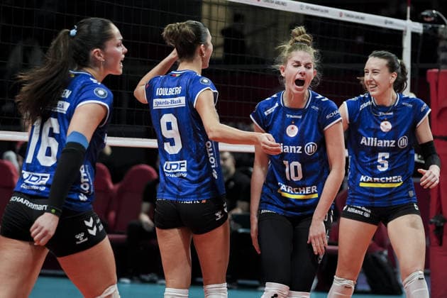 Turkish Airlines v Allianz MTV - CEV Women’s Volleyball Cup ISTANBUL, TURKIYE - JANUARY 6: Players of Allianz MTV celebrate after a score during the first-leg match of the CEV Women’s Volleyball Cup round of 16 between Turkish Airlines and Allianz MTV at the Burhan Felek Volleyball Hall on January 6, 2026, in Istanbul, Turkiye. Arife Karakum Anadolu Istanbul Turkey. Editorial use only. Please get in touch for any other usage.  Copyright: x2026xAnadoluxArifexKarakumx
