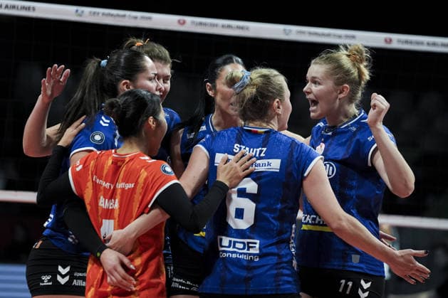 Turkish Airlines v Allianz MTV - CEV Women’s Volleyball Cup ISTANBUL, TURKIYE - JANUARY 6: Players of Allianz MTV celebrate after a score during the first-leg match of the CEV Women’s Volleyball Cup round of 16 between Turkish Airlines and Allianz MTV at the Burhan Felek Volleyball Hall on January 6, 2026, in Istanbul, Turkiye. Arife Karakum Anadolu Istanbul Turkey. Editorial use only. Please get in touch for any other usage.  Copyright: x2026xAnadoluxArifexKarakumx