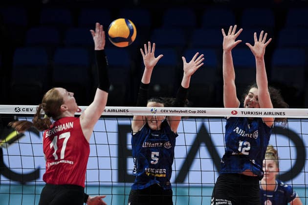 Turkish Airlines v Allianz MTV - CEV Women’s Volleyball Cup ISTANBUL, TURKIYE - JANUARY 6: Julia Isabelle Bergmann (L) of Turkish Airlines in action against Lucia Varela Gomez (R) of Allianz MTV during the first leg match of the CEV Women’s Volleyball Cup round of 16 between Turkish Airlines and Allianz MTV at the Burhan Felek Volleyball Hall in Istanbul, Turkiye on January 6, 2026. Arife Karakum Anadolu Istanbul Turkey. Editorial use only. Please get in touch for any other usage.  Copyright: x2026xAnadoluxArifexKarakumx