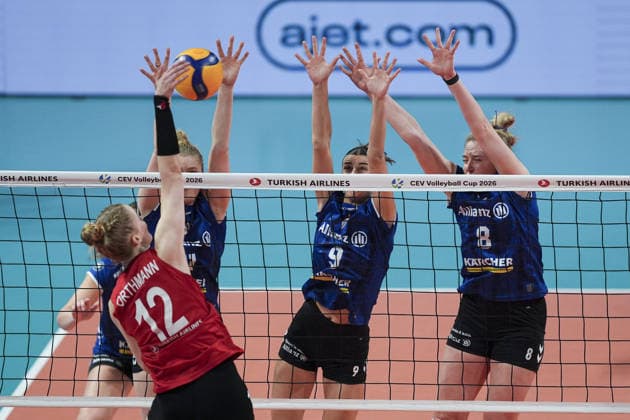 Turkish Airlines v Allianz MTV - CEV Women’s Volleyball Cup ISTANBUL, TURKIYE - JANUARY 6: Hanna Orthmann (L) of Turkish Airlines in action against Anna Koulberg (9) of Allianz MTV during the first leg match of the CEV Women’s Volleyball Cup round of 16 between Turkish Airlines and Allianz MTV at the Burhan Felek Volleyball Hall in Istanbul, Turkiye on January 6, 2026. Arife Karakum Anadolu Istanbul Turkey. Editorial use only. Please get in touch for any other usage.  Copyright: x2026xAnadoluxArifexKarakumx