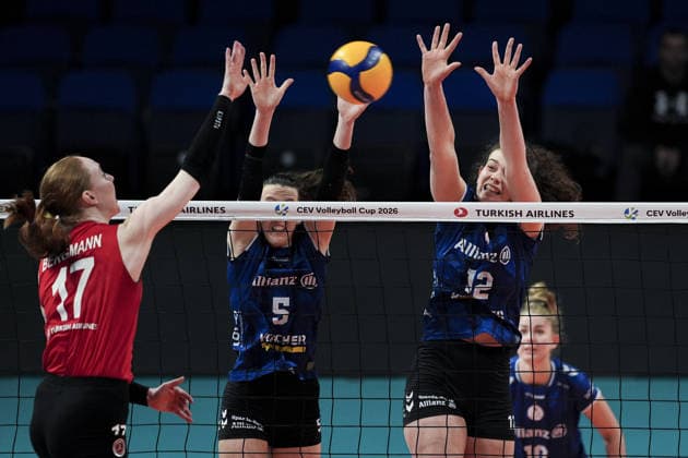 Turkish Airlines v Allianz MTV - CEV Women’s Volleyball Cup ISTANBUL, TURKIYE - JANUARY 6: Julia Isabelle Bergmann (L) of Turkish Airlines in action against Lucia Varela Gomez (R) of Allianz MTV during the first leg match of the CEV Women’s Volleyball Cup round of 16 between Turkish Airlines and Allianz MTV at the Burhan Felek Volleyball Hall in Istanbul, Turkiye on January 6, 2026. Arife Karakum Anadolu Istanbul Turkey. Editorial use only. Please get in touch for any other usage.  Copyright: x2026xAnadoluxArifexKarakumx