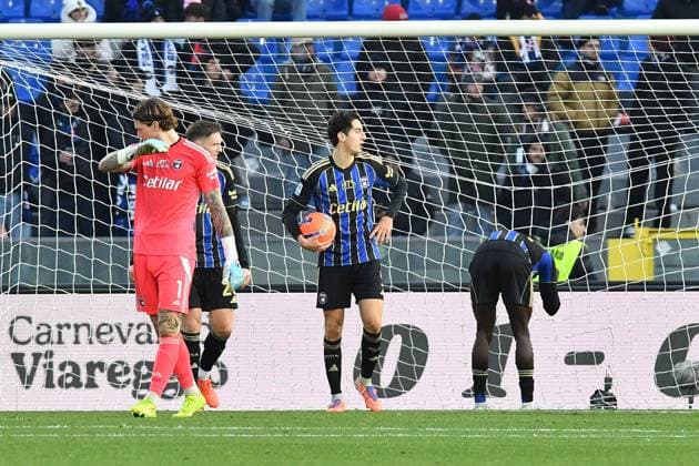 Players of Pisa disappointment during Pisa SC vs Como 1907, Italian soccer Serie A match in Pisa, Italy, January 06 2026  Copyright: xGabrielexMasotti IPAxSportx xipa-agency.netx xx IPA_69754166 IPA_Agency_IPA69754166