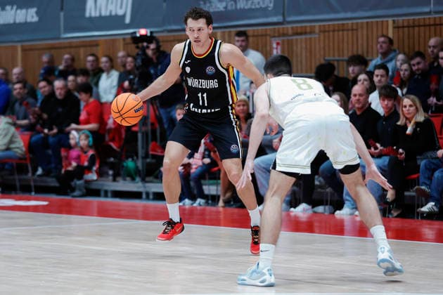 In the picture from left Brae Ivey Wuerzburg Baskets, 11 on the ball against Novak Music Patrioti Levice, 8 06 01 2026, Fitness First Wuerzburg Baskets vs Patrioti Levice, Basketball Champions League, Play Ins, Game 1, Germany, 97072, tectake Arena Wuerzburg, Copyright: HMBxMedia xJulienxBecker