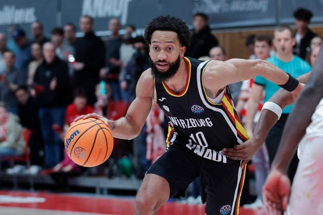 In the picture Davion Mintz Wuerzburg Baskets, 10 on the ball 06 01 2026, Fitness First Wuerzburg Baskets vs Patrioti Levice, Basketball Champions League, Play Ins, Game 1, Germany, 97072, tectake Arena Wuerzburg, Copyright: HMBxMedia xJulienxBecker