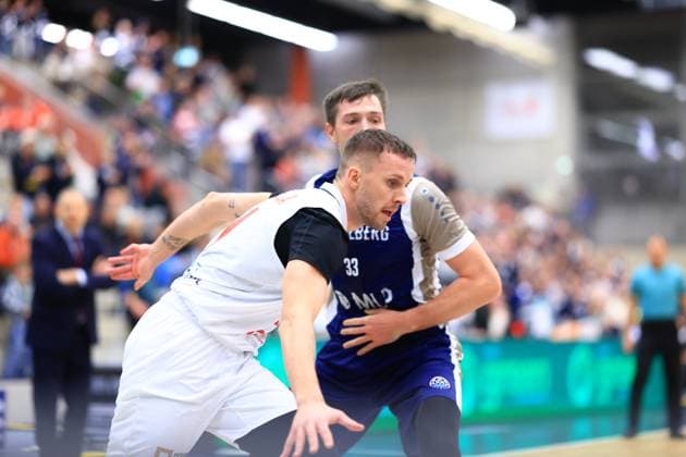 Scene with Ryan Mikesell 33 MLP Academics Heidelberg and Matej Svoboda 11 Basketball Nymburk in an intense duel Basketball Champions League MLP Academics Heidelberg - ERA Basketball Nymburk Ryan Mikesell 33 MLP Academics Heidelberg and Matej Svoboda 11 Basketball Nymburk in a duel Copyright: xspeedshotx