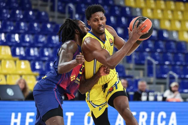 January 6, 2026, Barcelona, Barcelona, Spain: Jaylen Hoard of Maccabi Rapyd Tel Aviv and Myles Cale of FC Barcelona, Barca compete for the ball during the EuroLeague Regular Season Round 20 match played between FC Barcelona and Maccabi Rapyd Tel Aviv at Palau Blaugrana on January 06, 2026 in Barcelona, Spain. Barcelona Spain - ZUMAa181 20260106_zaa_a181_015 Copyright: xJavierxBorregox