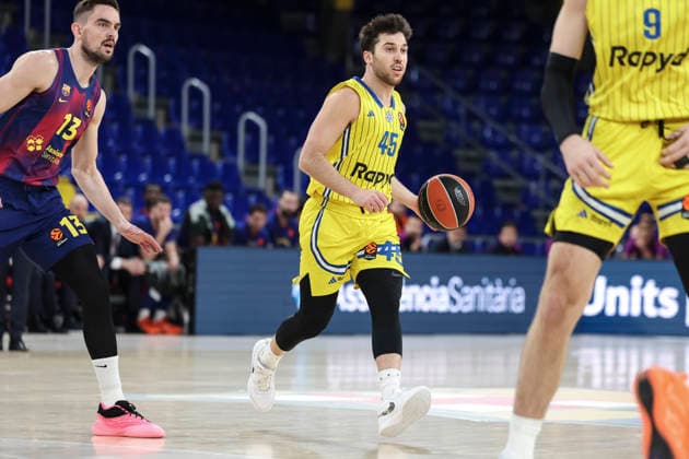 January 6, 2026, Barcelona, Barcelona, Spain: Tamir Blatt of Maccabi Rapyd Tel Aviv in action during the EuroLeague Regular Season Round 20 match played between FC Barcelona, Barca and Maccabi Rapyd Tel Aviv at Palau Blaugrana on January 06, 2026 in Barcelona, Spain. Barcelona Spain - ZUMAa181 20260106_zaa_a181_021 Copyright: xJavierxBorregox