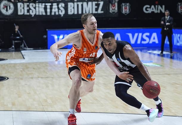 Besiktas GAIN v Ratiopharm Ulm - BKT EuroCup ISTANBUL, TURKIYE - JANUARY 06: Brynton Lemar (11) of Besiktas GAIN in action against Christian Sengfelder (43) of Ratiopharm Ulm during the BKT EuroCup week 13 basketball match between Besiktas Gain and Ratiopharm Ulm at Besiktas Gain Sports Complex in Istanbul, Turkiye on January 06, 2026. Esra Bilgin Anadolu Istanbul Turkey. Editorial use only. Please get in touch for any other usage.  Copyright: x2026xAnadoluxEsraxBilginx